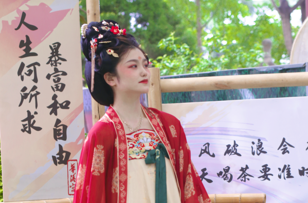 五一假期，&ldquo;油菜花姑娘&rdquo;带您探游西安